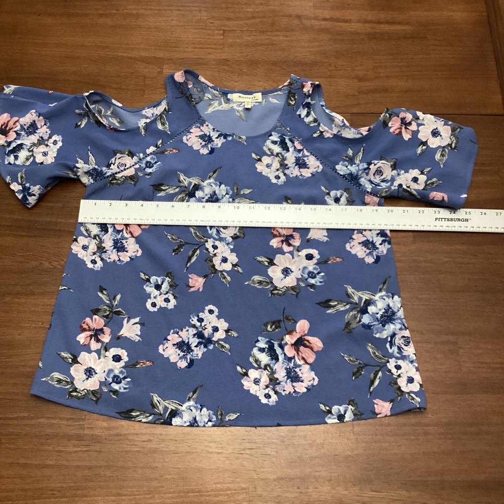 Monteau Los Angeles Blue Floral Cold Shoulder Flutter Sleeve Blouse Top Large - Picture 4 of 8